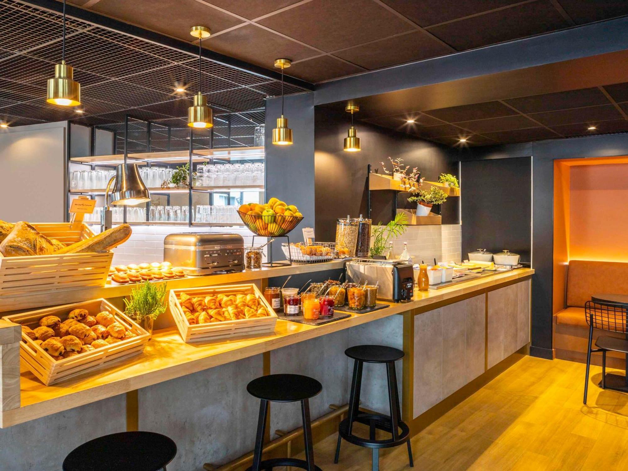 Ibis Paris Nation Davout Hotell Exteriör bild